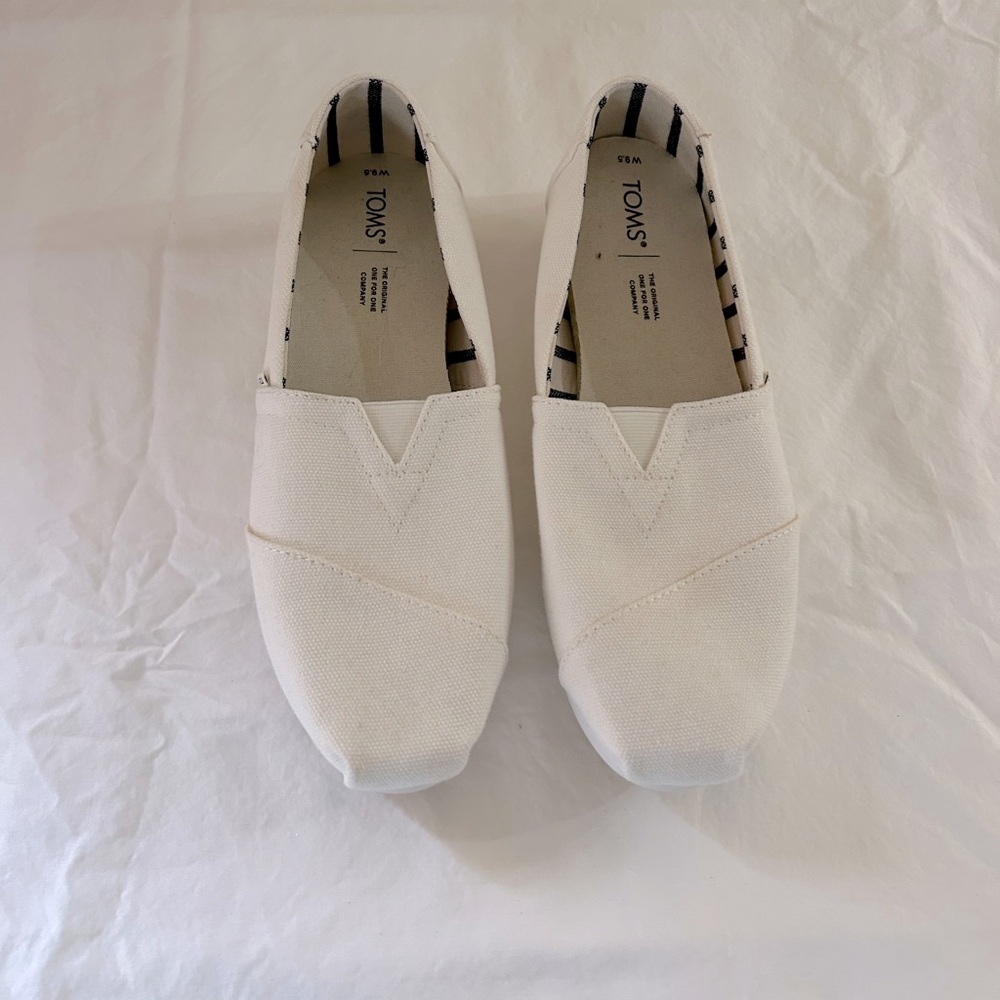 Women’s White Toms Size 9.5